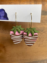 Load image into Gallery viewer, Chocolate Strawberries
