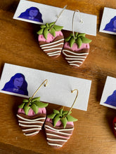 Load image into Gallery viewer, Chocolate Strawberries
